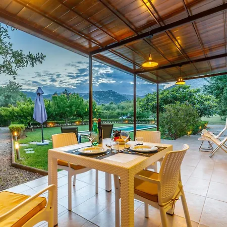 Alfonsa Вилла *